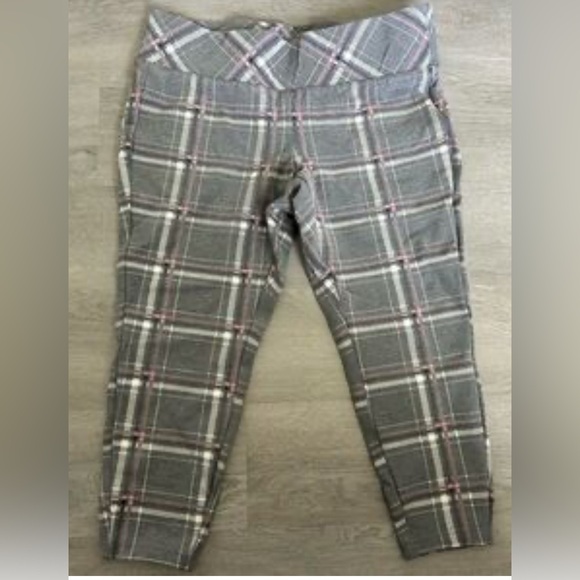 torrid Pants - Torrid pixie pants sz oo sz 10 plaid gray pink